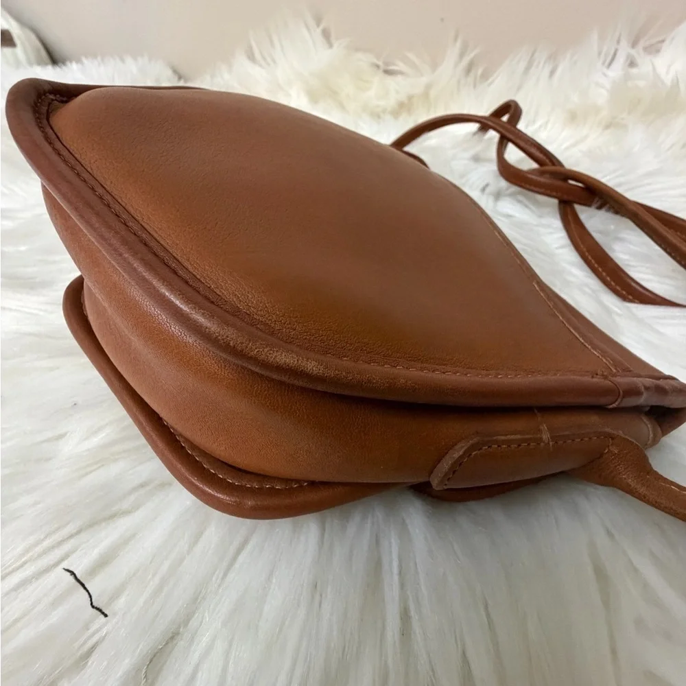 Vtg Coach Megan Tan Leather Crossbody Bag